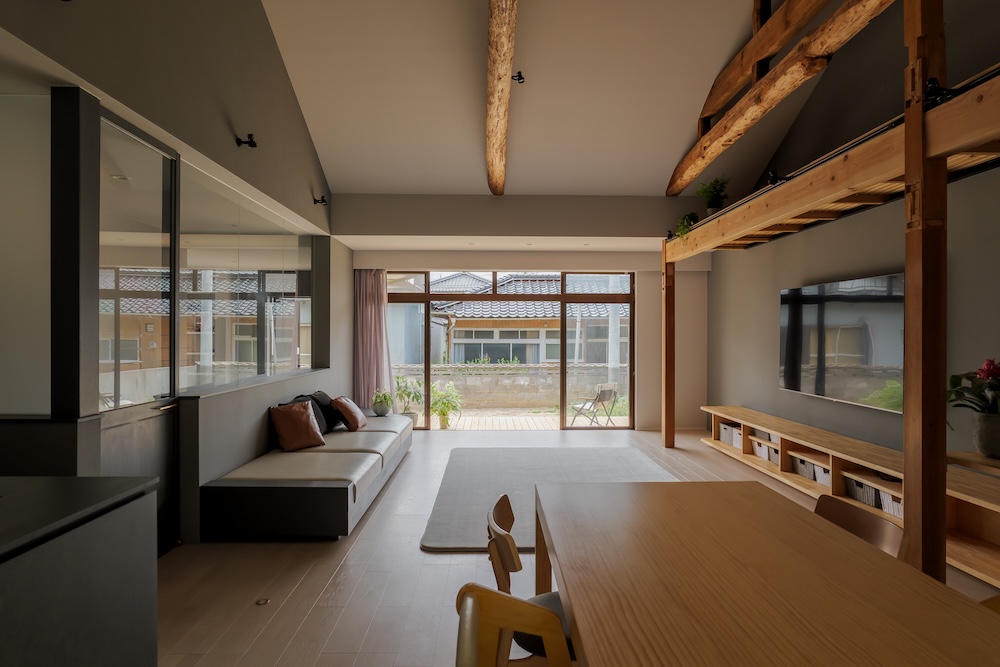 過去に増築を繰り返した古家のリノべーション