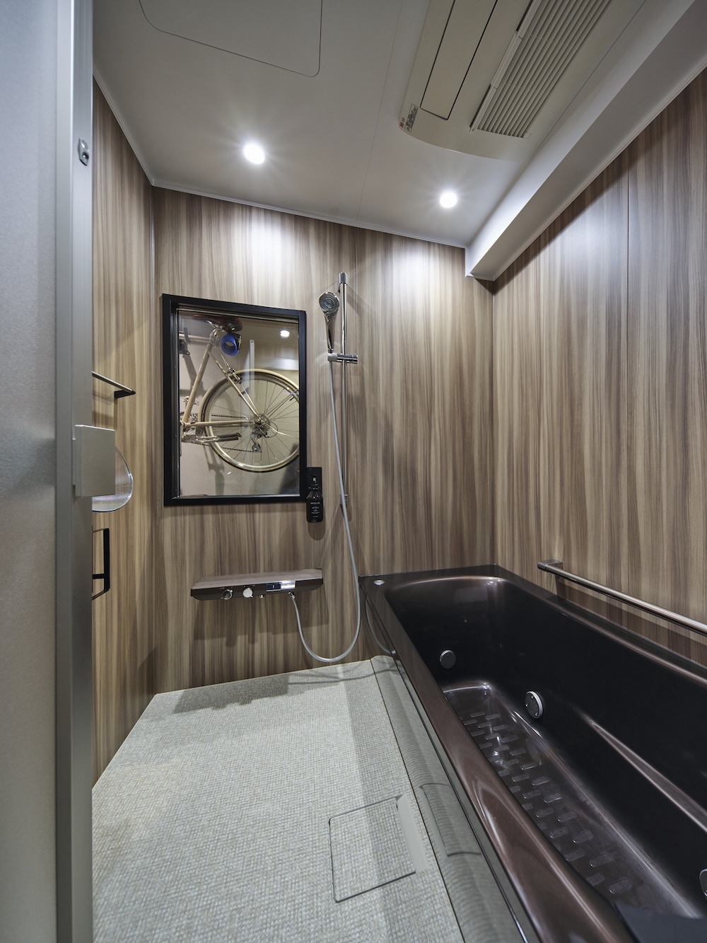 目線と動線　～カラダで感じるサニタリー～